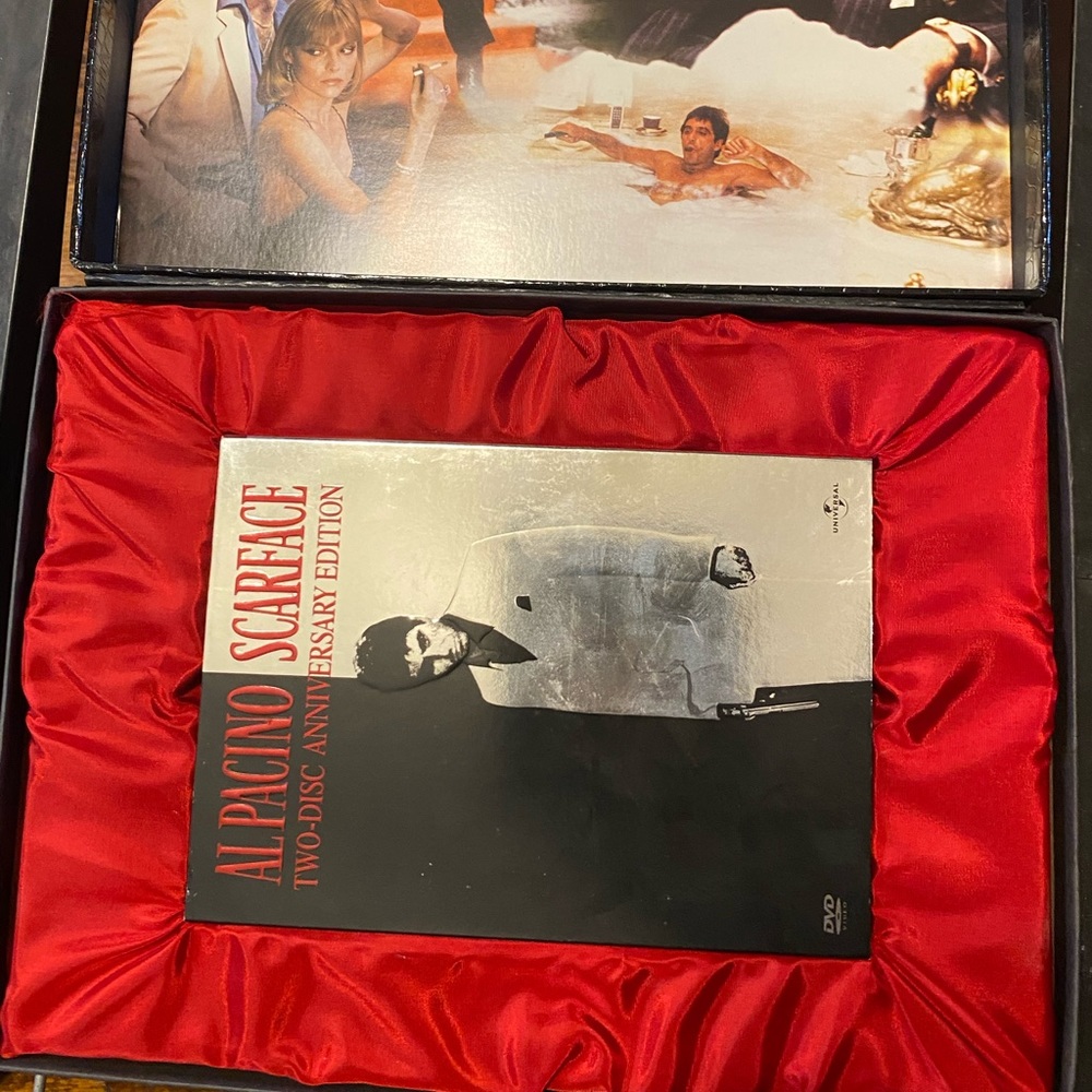 2- disc  Anniversary edition Scarface movie set/Black white and red
